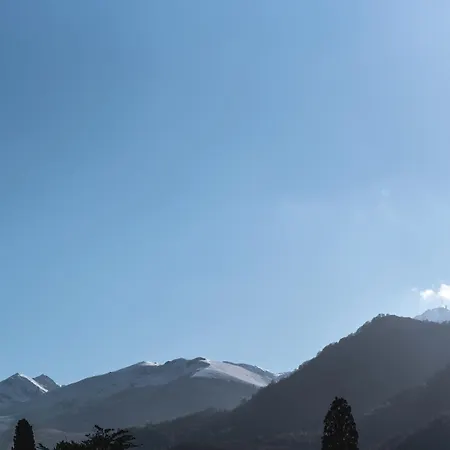 Sur La Colline Aux Pyrenees